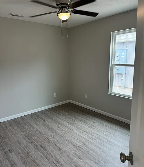 512 N Oak St — Photo 11