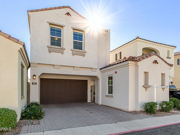 4th image of 283 E BALSAM Drive