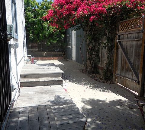 5th image of 2852 Monroe Ave