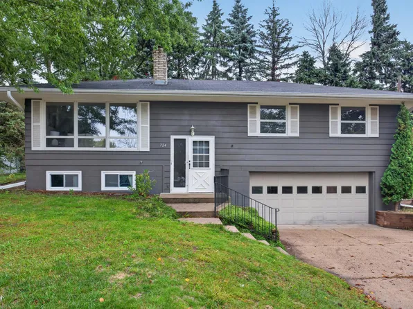 724 E 152nd St, Burnsville, MN 55306