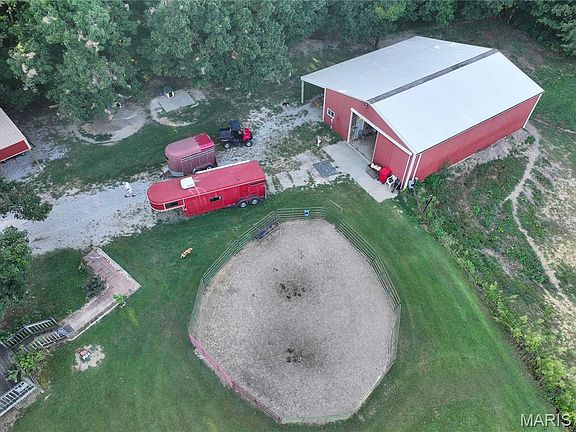 3rd image of 482 County Road 472
