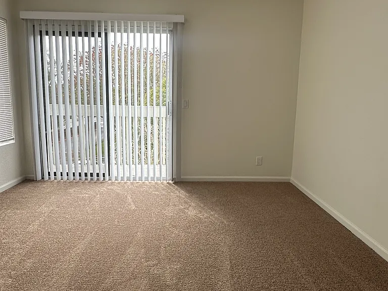 201 S Ventura Rd #6 — Photo 8
