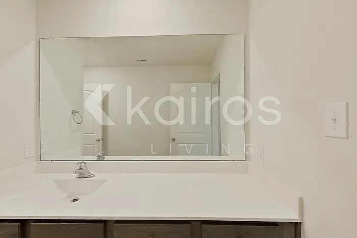 10631 Hillside Creek Dr — Photo 21