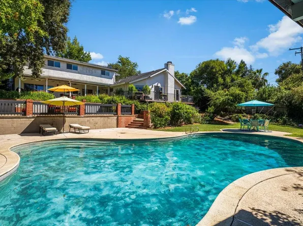 4637 Hixon Cir, Carmichael, CA 95608