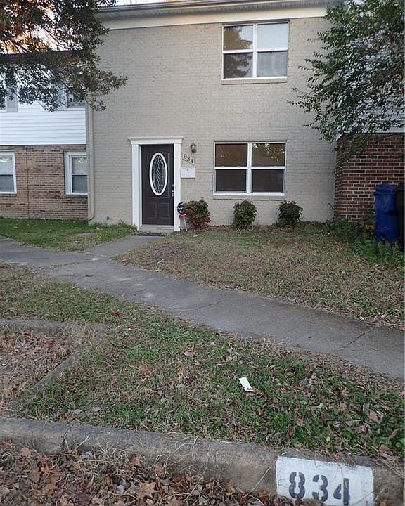 1st image of 834 N Buckingham Ct