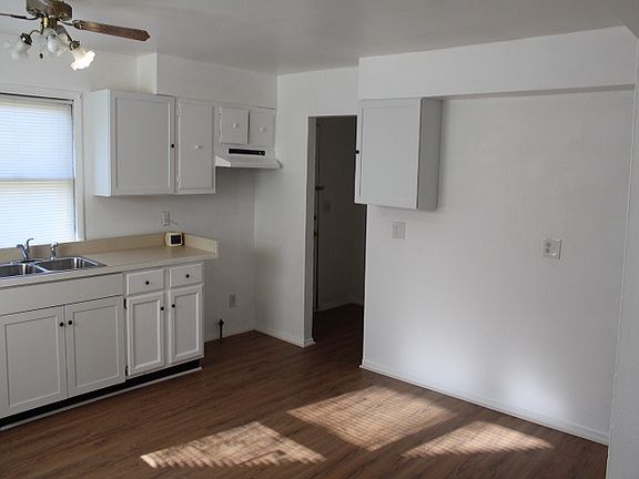4th image of 240 S Fair Ave