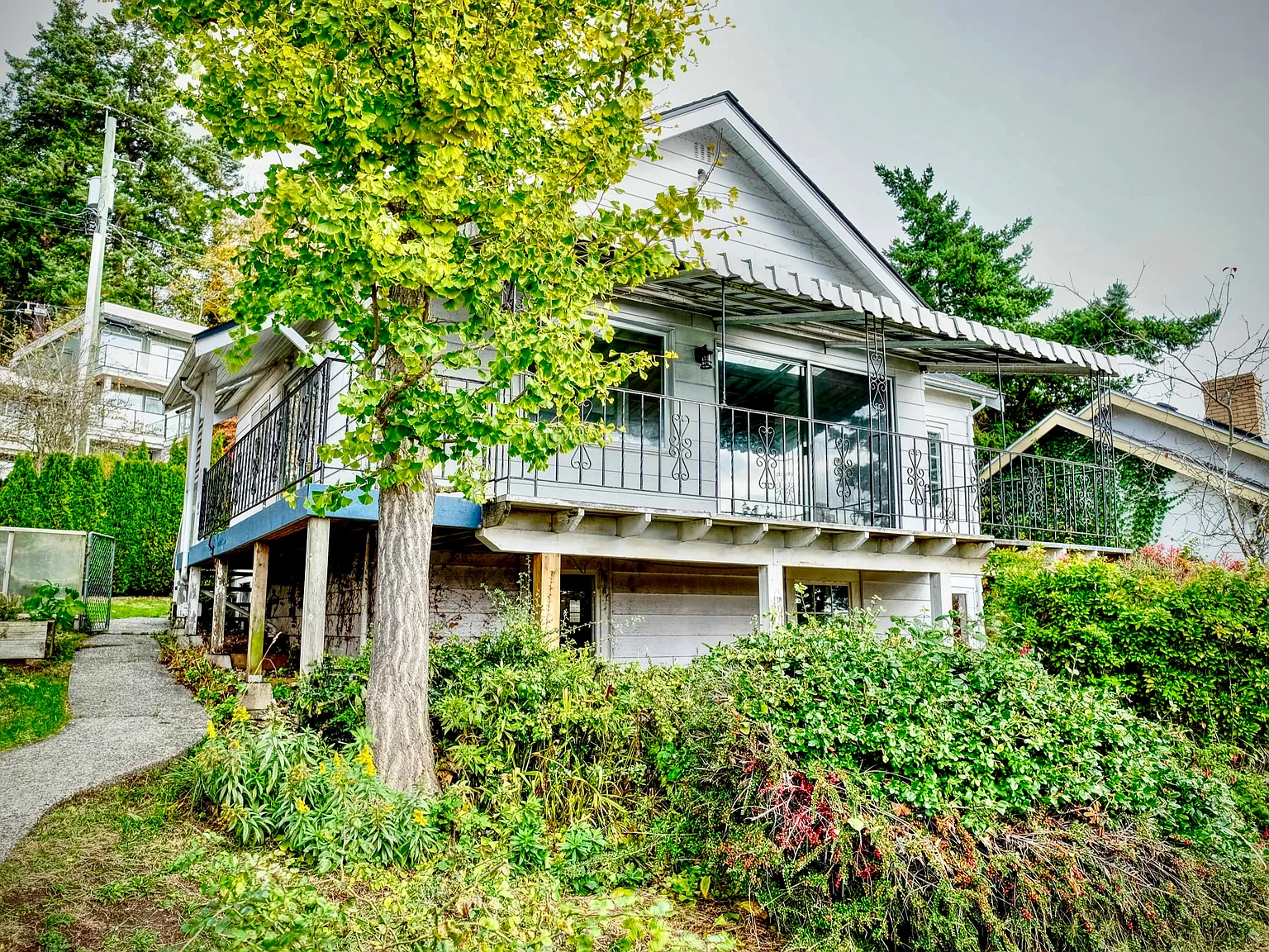 14683 West Beach Ave White Rock — Photo 1