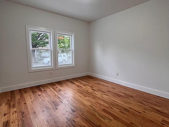 4th image of 38 Tillinghast St #1R