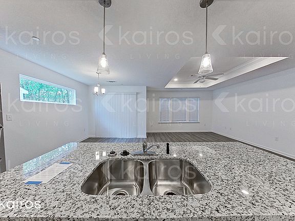 5th image of 11361 Camden Court Cir