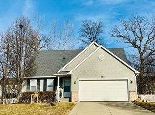 704 Haystack Dr, Linden, MI 48451