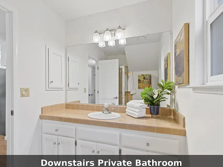 325 E 8th St #5 — Photo 20