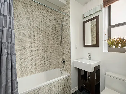 Sold by Sotheby's International Realty | media 16