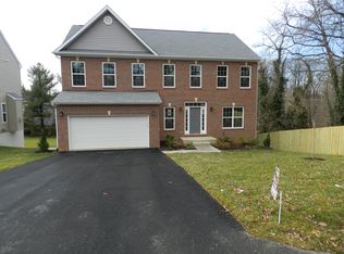 1411 Pine Grove Rd, Capitol Heights, MD 20743