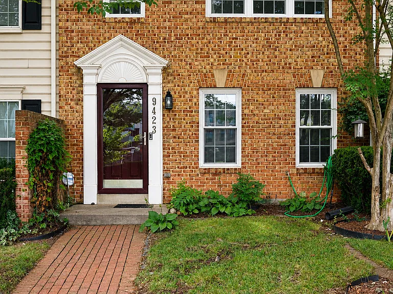 9423 Fields Rd — Photo 2