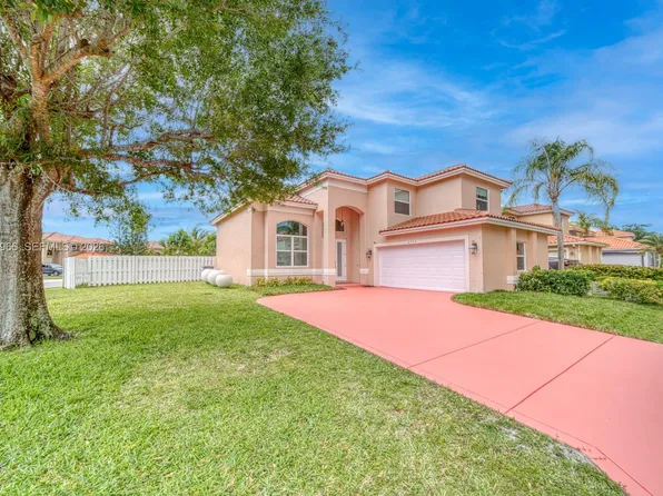 6554 Geneva St, Lake Worth, FL 33467