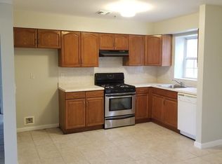 12 2nd St #1, Newark, NJ 07107