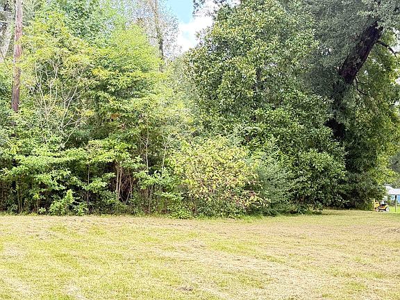 2nd image of 311 Juniper Rd