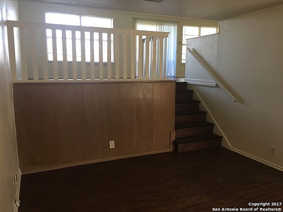 2nd image of 138 E Quill Dr