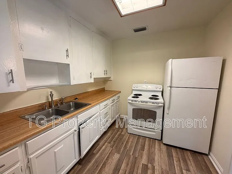 5135 Astral St — Photo 3