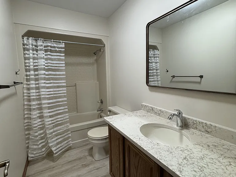 1025 W Hoppus Rd — Photo 15