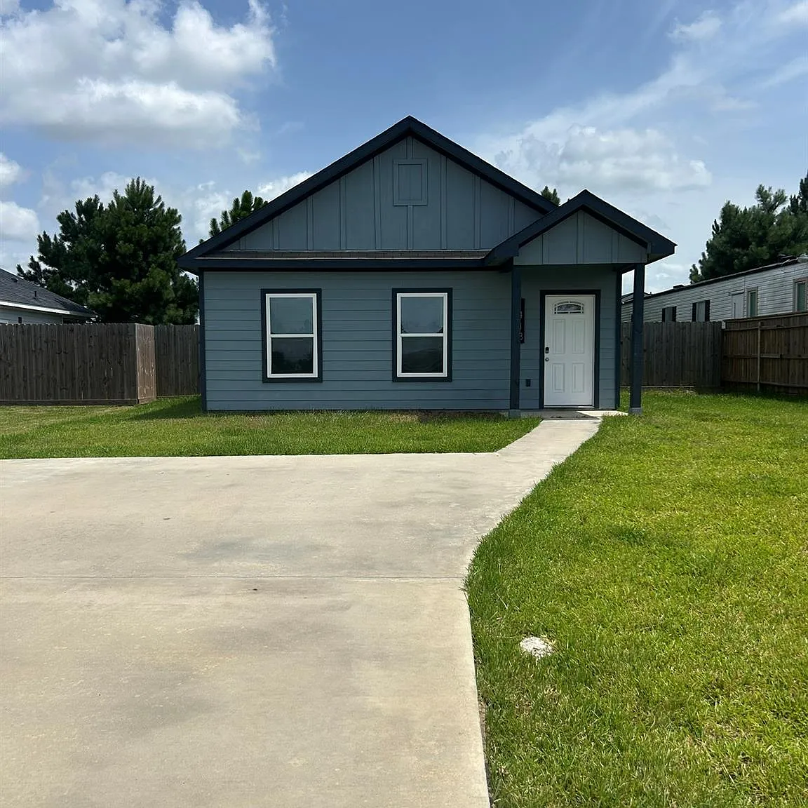 3 bed, 2.0 bath, 1230 sqft, $1,500 — Photo 2
