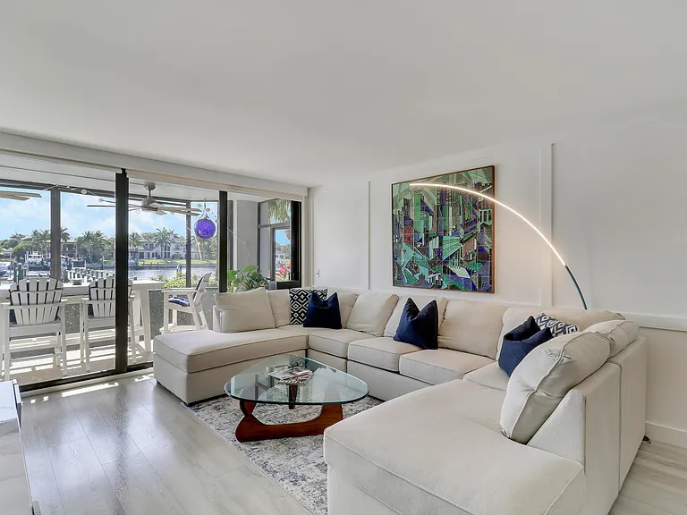 515 Bay Colony Dr N — Photo 16
