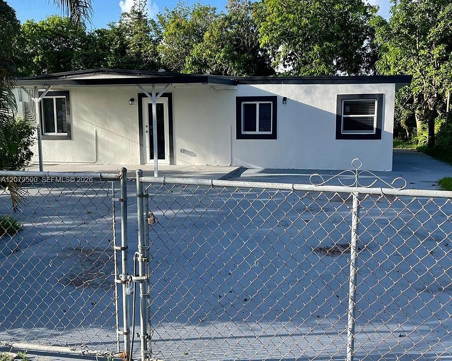 1st image of 5764 E 5th Ave