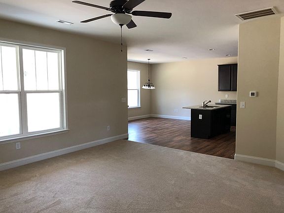4th image of 102 Creekland Way