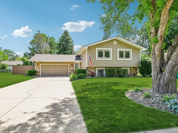 4206 Boulder Dr, West Des Moines, IA 50265