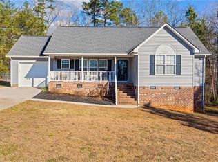 403 Salem Ridge Dr, Randleman, NC 27317
