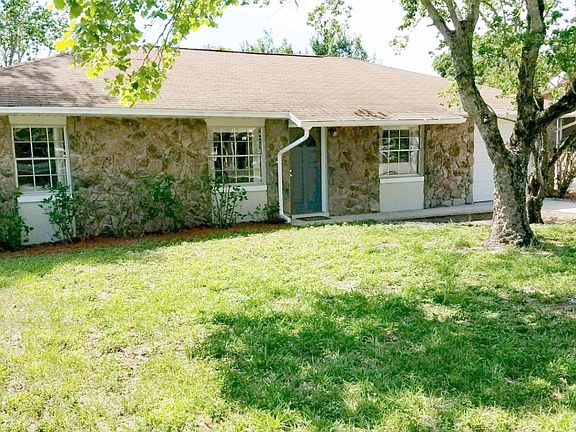 3rd image of 701 Larry Dr