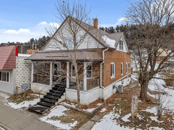 104 Center Street, Wonewoc, WI 53968