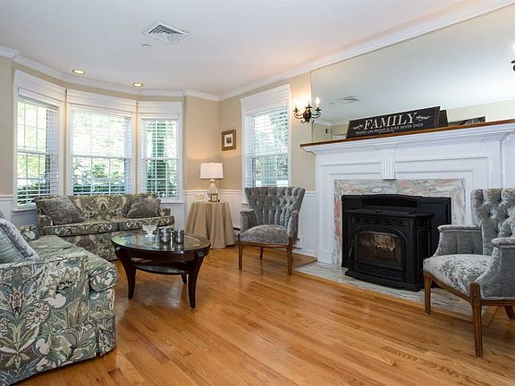 2nd image of 20 Michel Ct