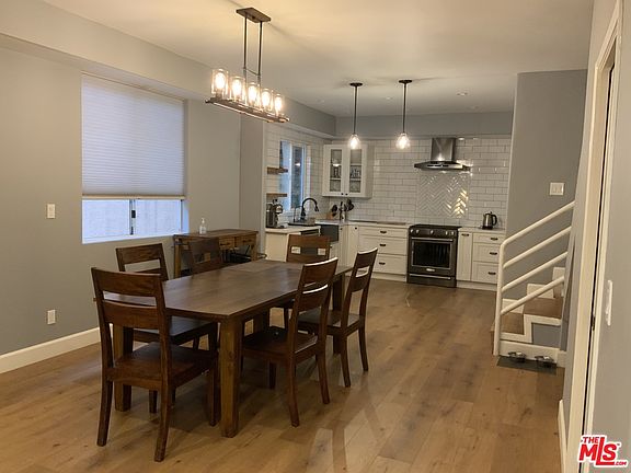 2nd image of 13508 Moorpark St APT 2