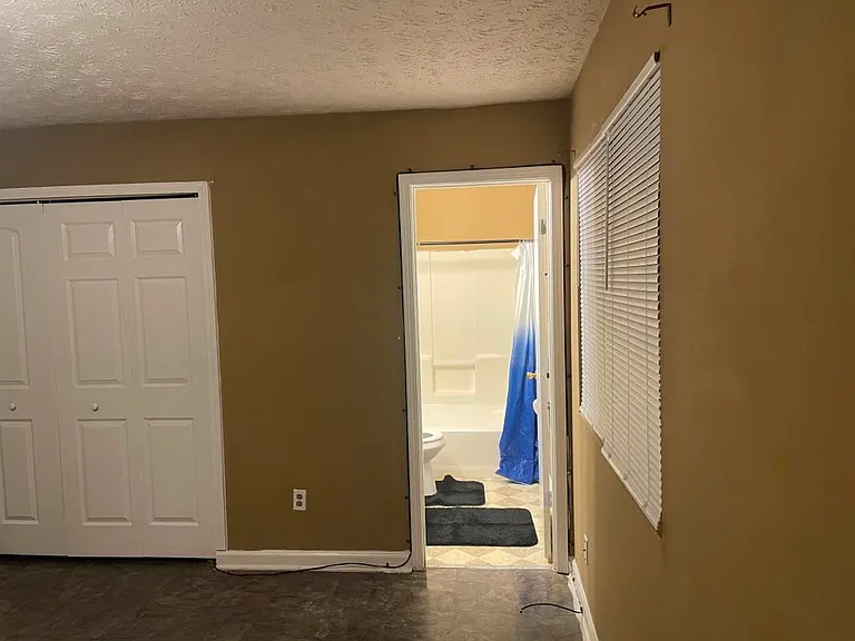 5133 Galbraith Cir — Photo 20