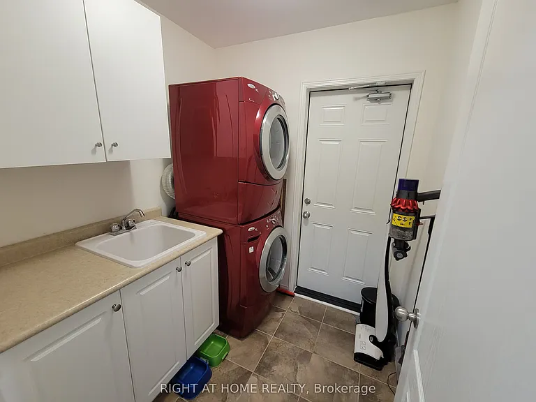 206 Meadowhawk Trl — Photo 17