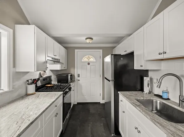 315 Washington St, Fall River, MA 02721