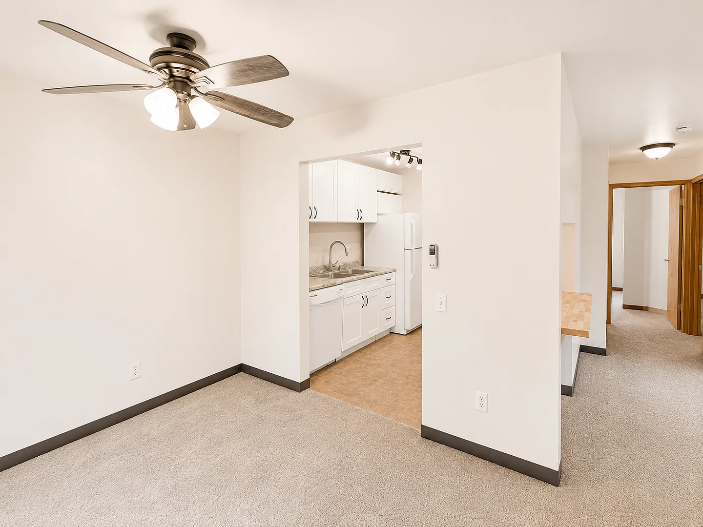 Kingston Apartments — Photo 3