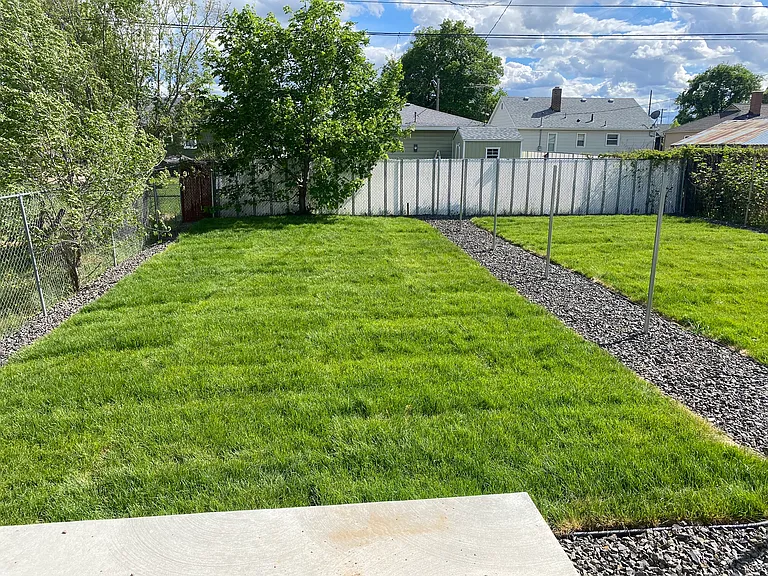2202 E Rich Ave — Photo 16