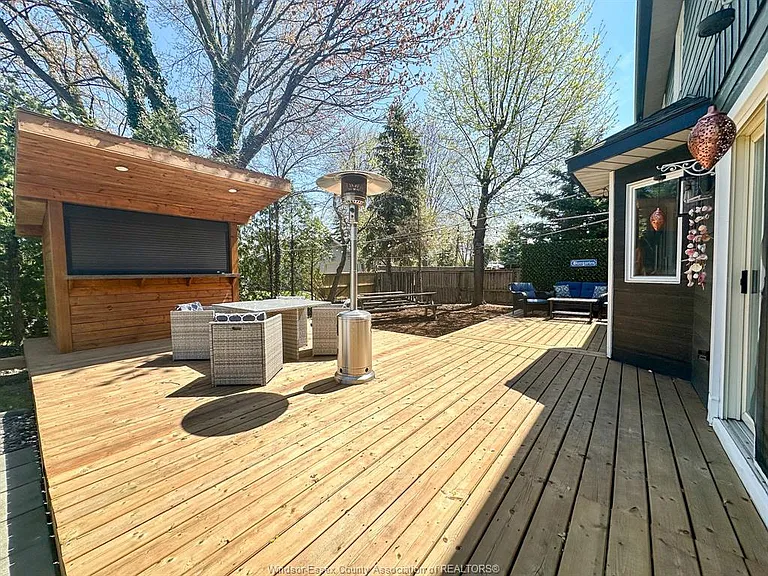 106 Marentette Dr — Photo 37