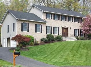 39 Algonquin Dr, Stony Pt, NY