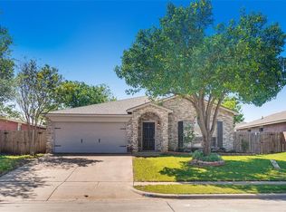 928 Fenway Ln, Saginaw, TX 76179