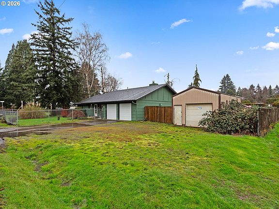2nd image of 5904 NE 40th St