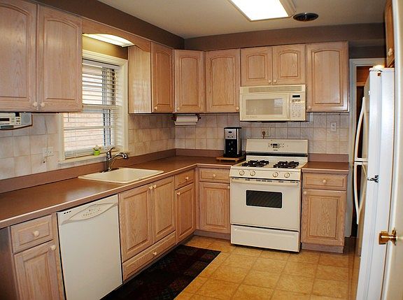 3rd image of 7429 N Olcott Ave