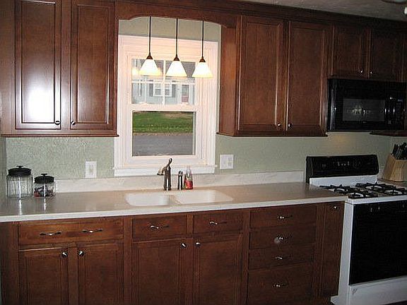 Brnad new kitchen, tons of cabinets