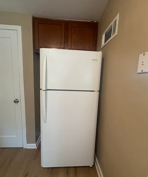 782 Parkview Dr — Photo 7
