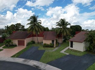 10033 SW 16th St, Pembroke Pines, FL 33025