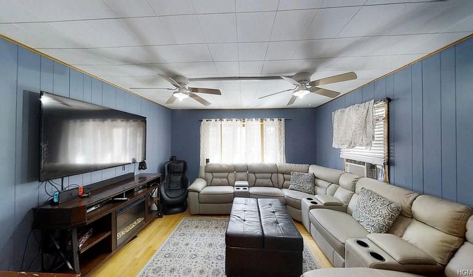 1st image of 29 Conklin Ave