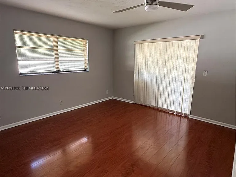 1560 NW 12th Way — Photo 5