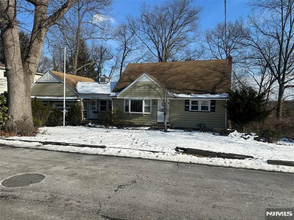 97 Wortendyke Ave, Emerson, NJ 07630